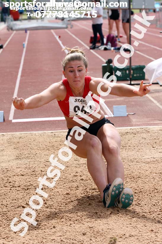 Senior womens long jump, North Eastern Track and Fields Champs., Middlesbrough. Photo: David T. Hewitson/Sports for All Pics